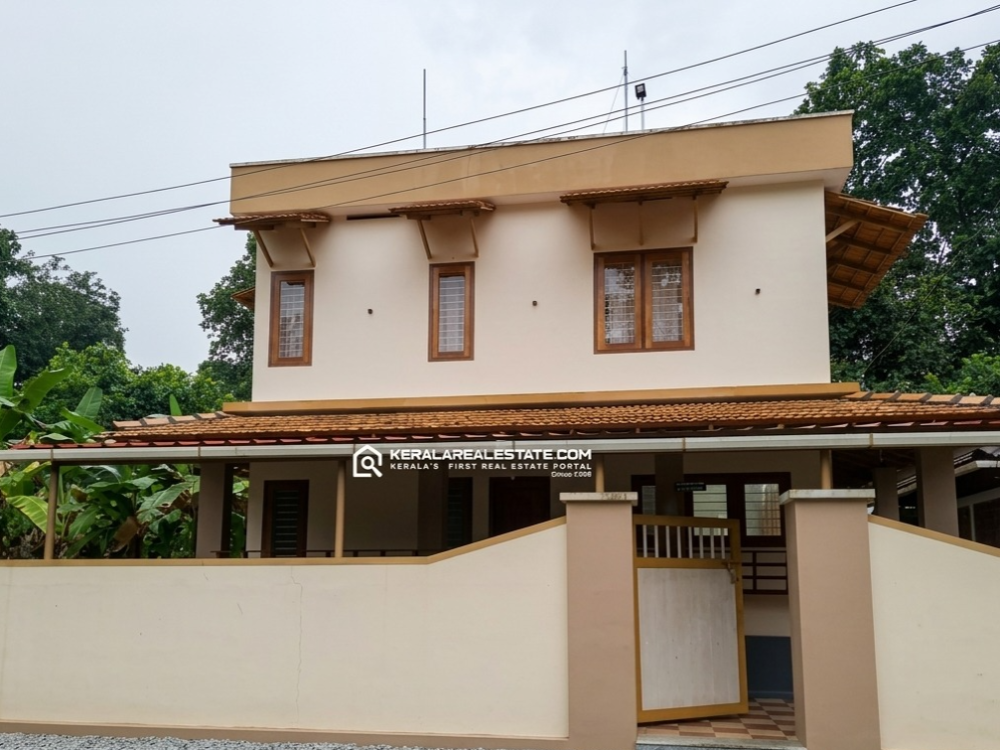 INDEPENDENT HOUSE FOR SALE IN RAKKAD, NEAR MUVATTUPUZHA, ERNAKULAM 