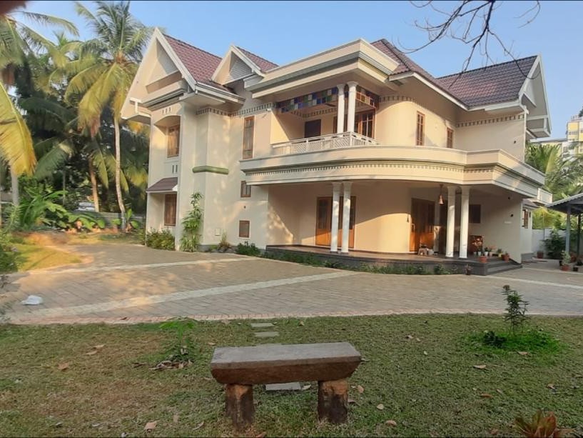 New Luxury House in 23 Cents for Sale in Ernakulam 