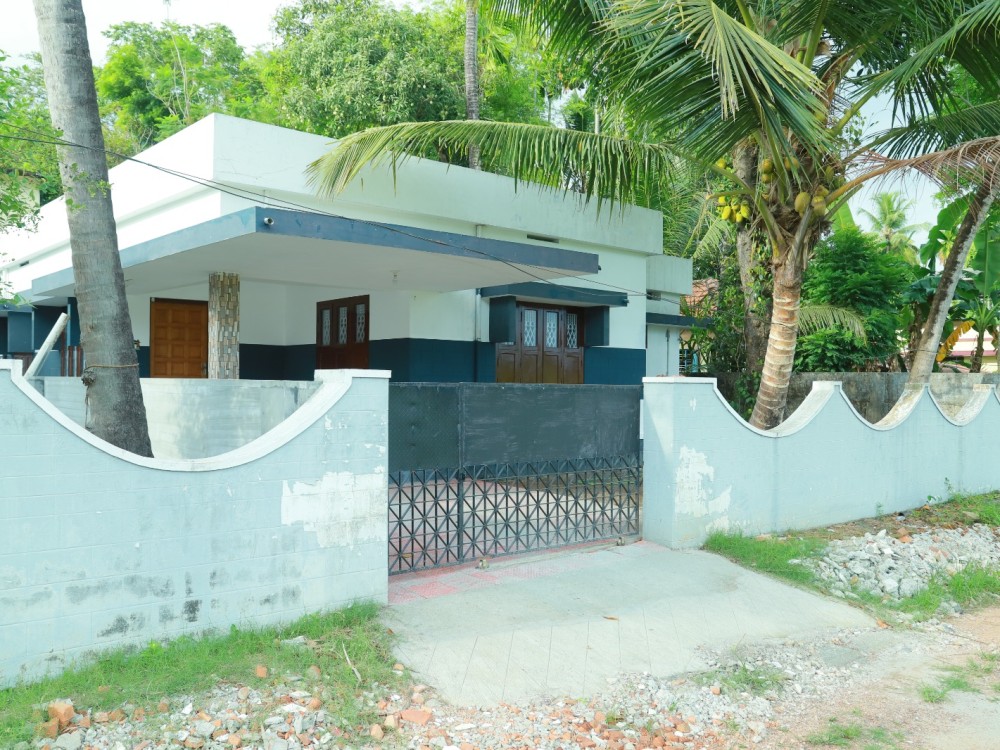 2 BHK House for Sale in Eloor East, Ernakulam