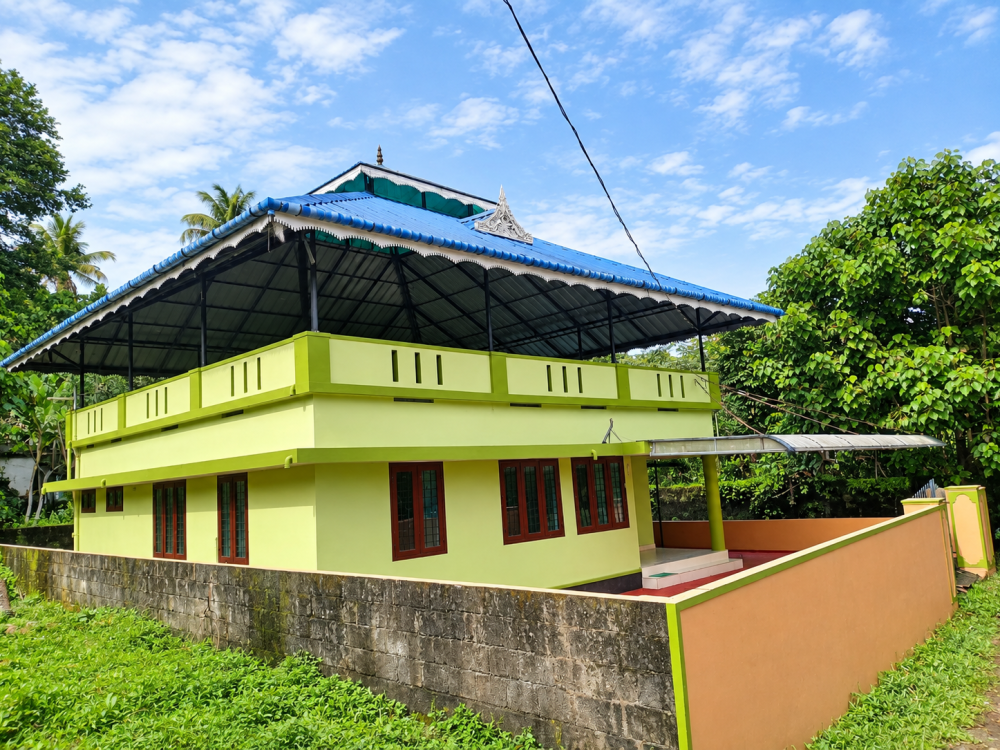 4 BHK OLD HOUSE FOR SALE IN KAKKANAD, ERNAKULAM