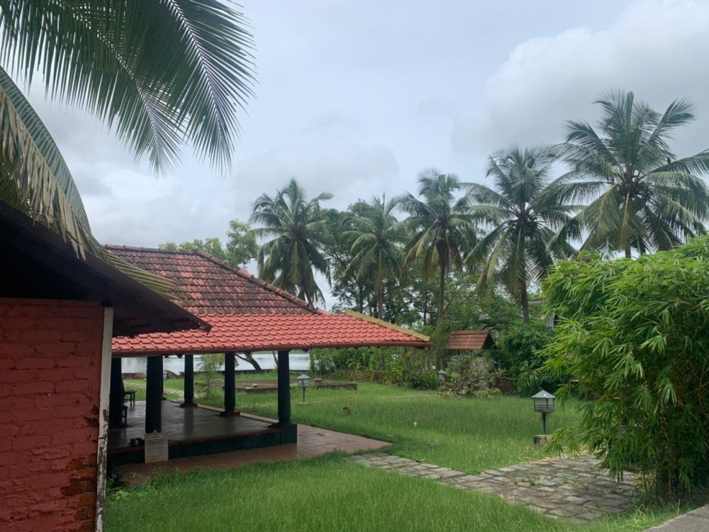 90 Cents of Waterfront Land for Sale in Elamkulam, Ernakulam 