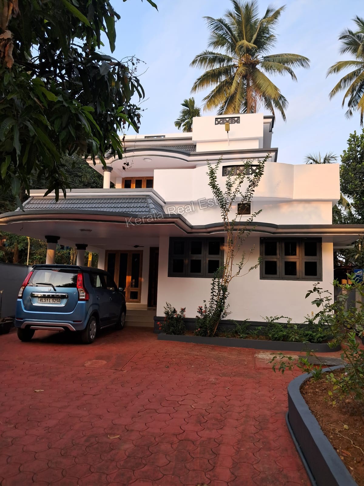 House for Sale at Manjakkadu, Shoranur, Palakkad
