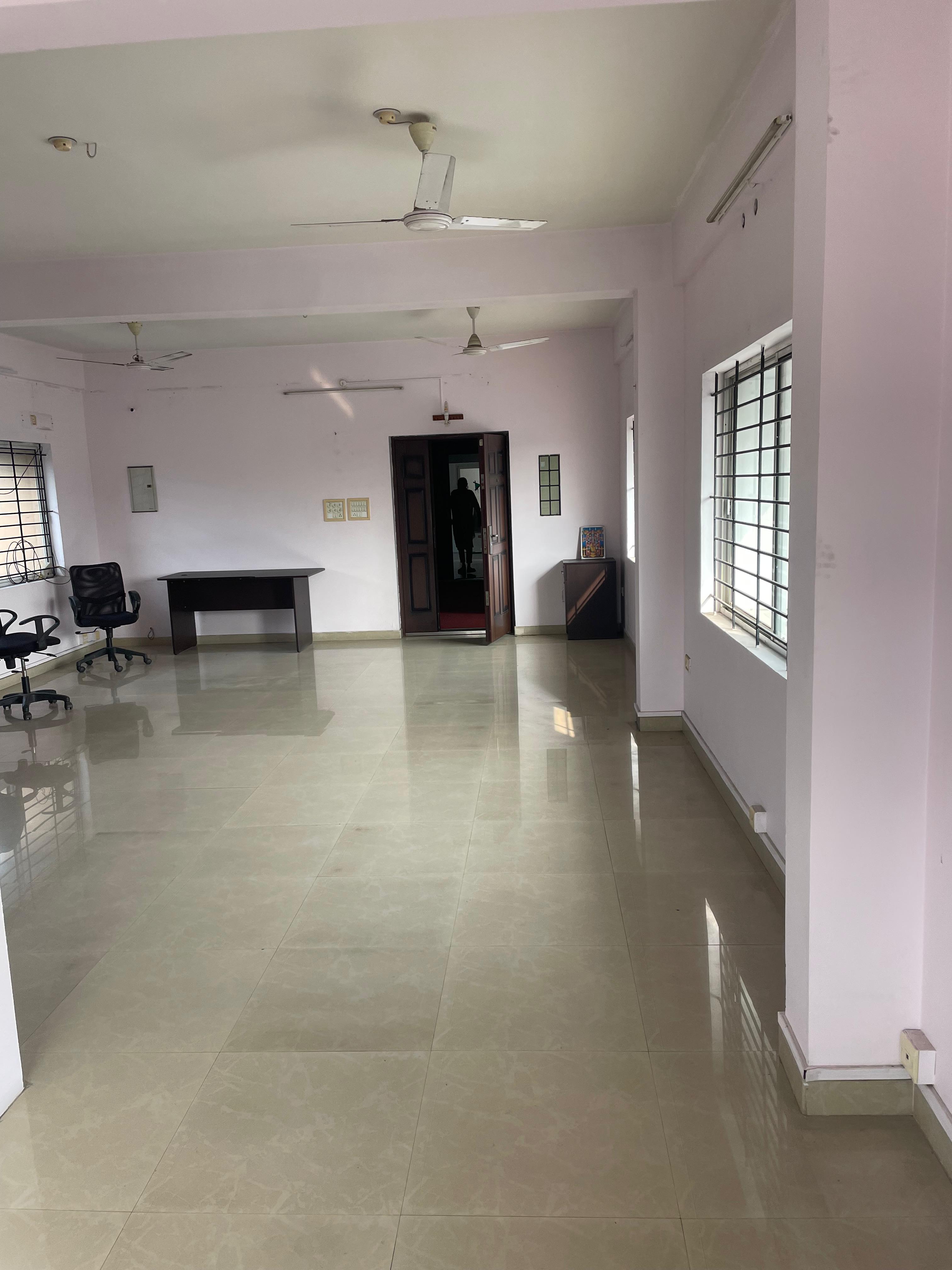 Office Space for Rent at Kundannoor Junction, Ernakulam