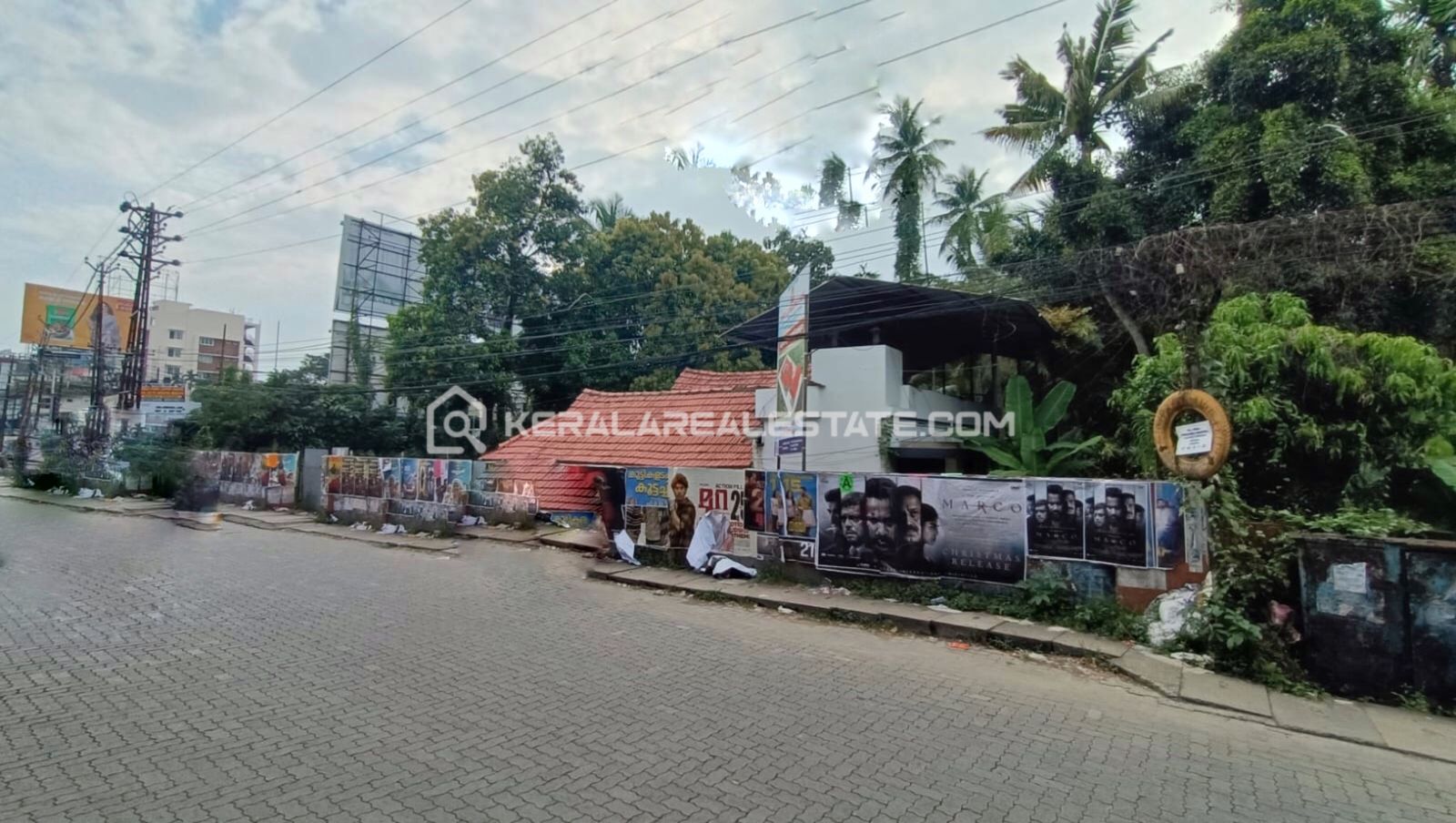 Plot for Sale at Kundannoor, Ernakulam