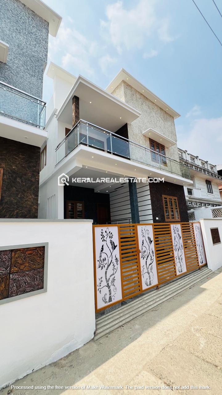 House for Sale at Chalikkavattom, Vyttila, Ernakulam 