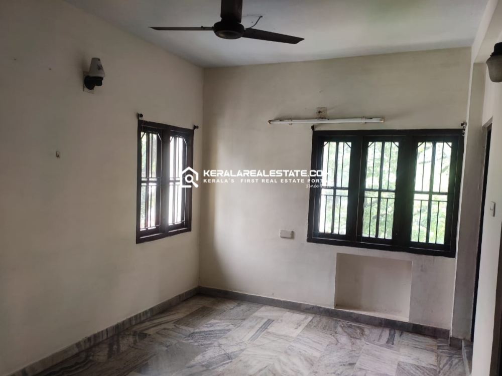 2 BHK Apartment for Sale in Marine Drive, Ernakulam 