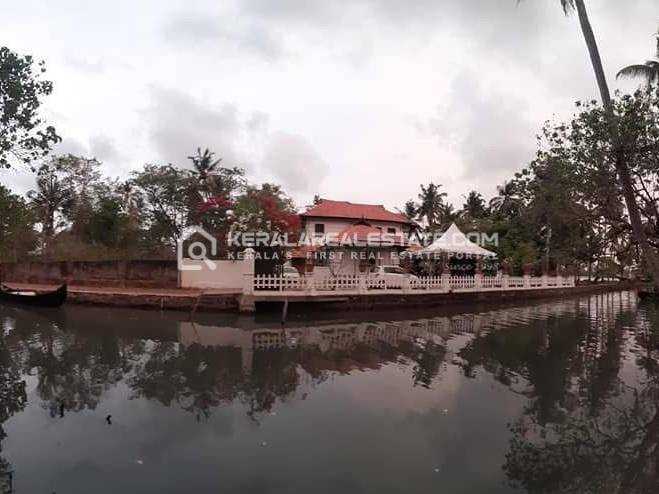 Waterfront House with Land for Sale in Vypin, Ernakulam 