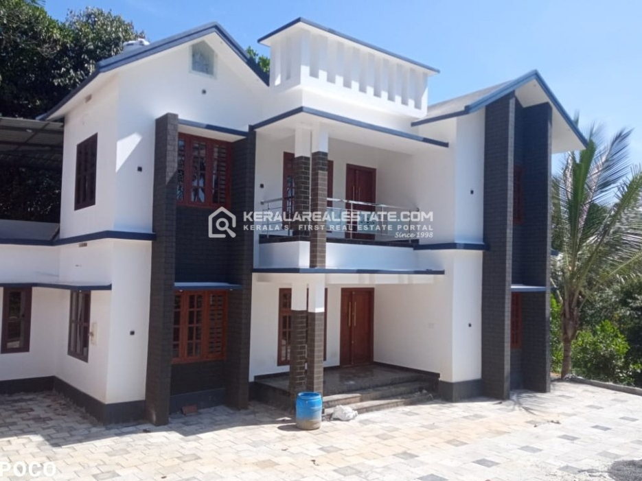  Spacious New Home for Sale in Ambalavayal Town, Wayanad