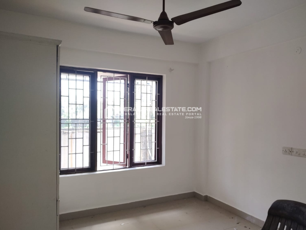 3 BHK Flat for Sale in Ponnurunni, Vyttila, Ernakulam 