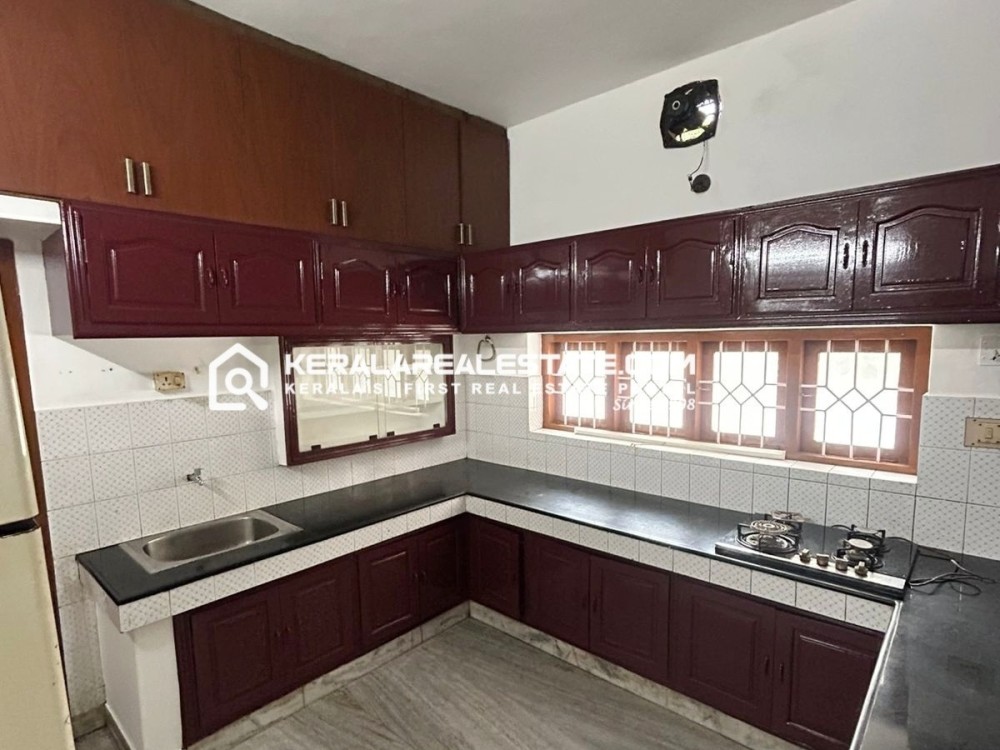 4 BHK House for Sale in Maradu, Ernakulam