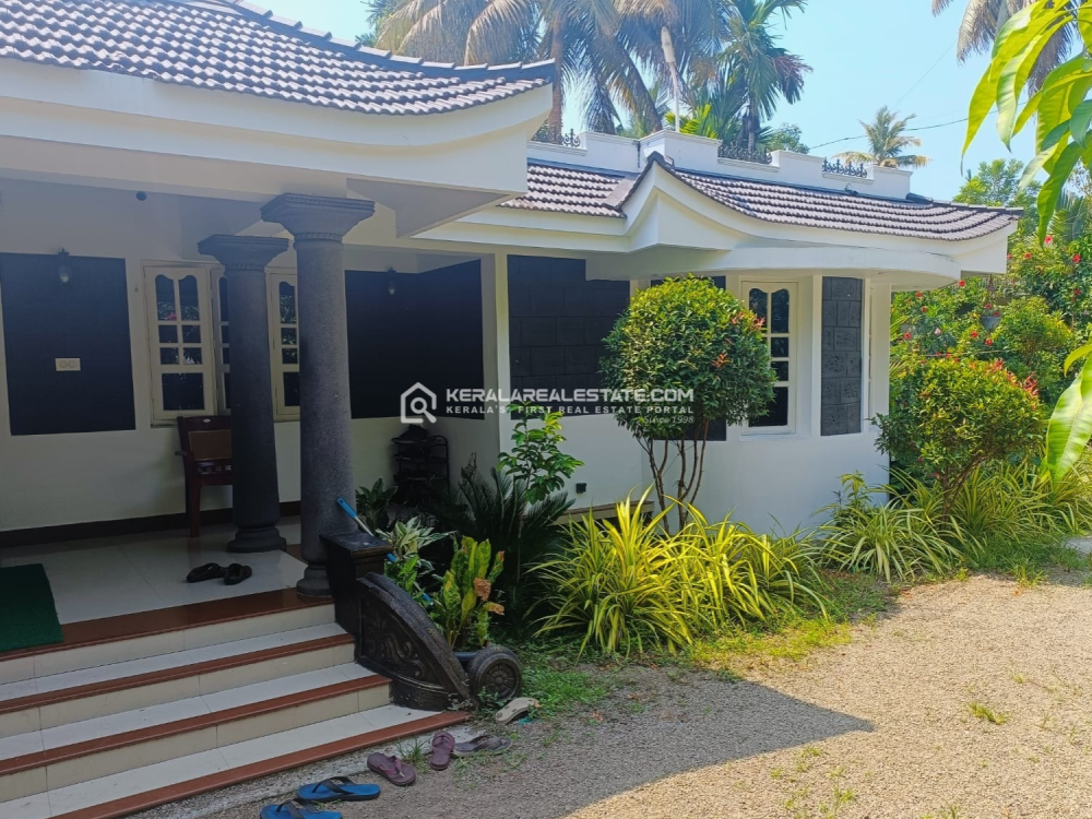 Lake Frontage House for Sale in Muhamma, Alappuzha