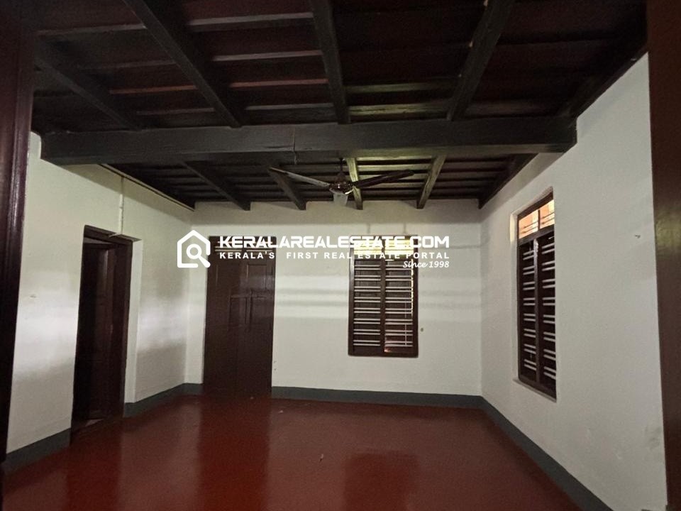 Land with Old House for Sale in Karukappilly, Ernakulam