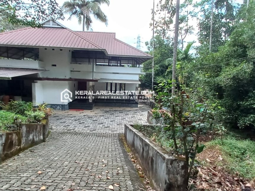 Land with House for Sale in Puthenkurishu, Ernakulam