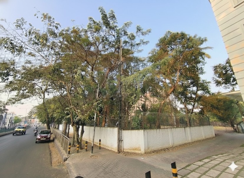 9 Cents Residential/Commercial Land for Sale in Kaloor- Kadavanthra Road(*Price Negotiable)