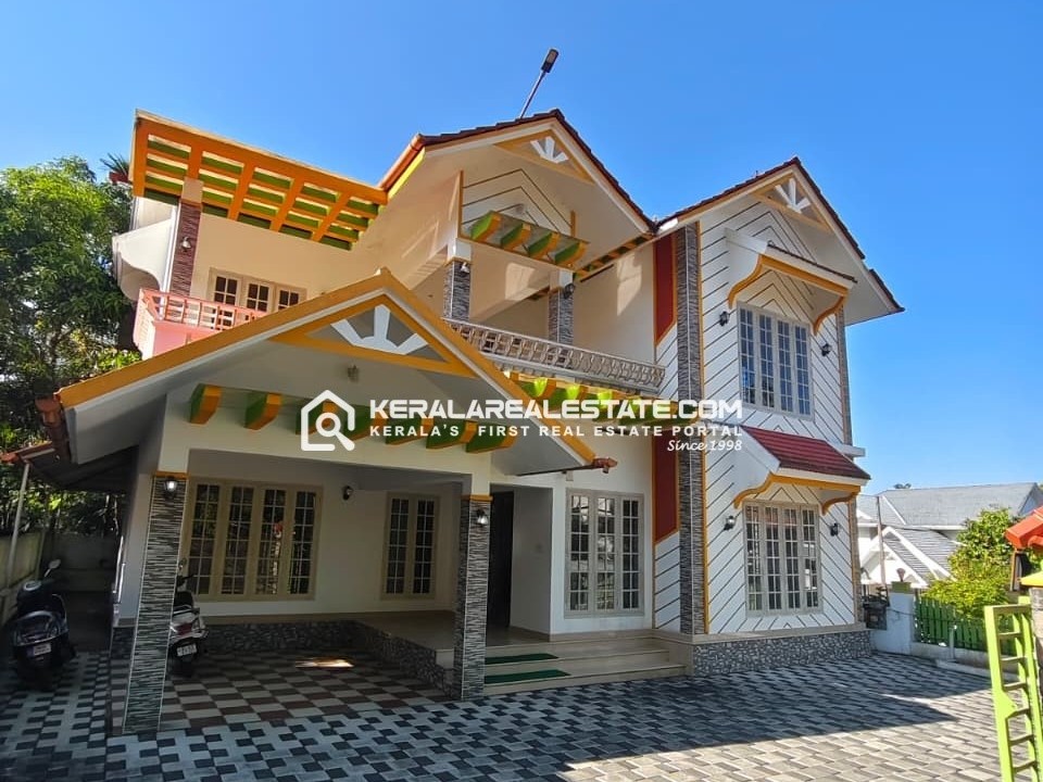  HOUSE FOR SALE IN KARUKUTTY, ERNAKULAM