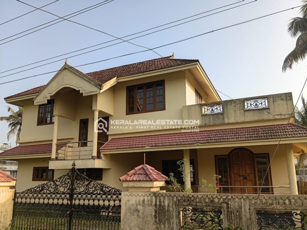 HOUSE FOR SALE IN UDAYAMPEROOR, THRIPUNITHURA, ERNAKULAM