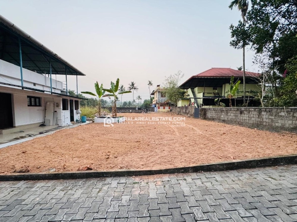 8.5 CENT PRIME RESIDENTIAL PLOT FOR SALE IN PANAMPILLY NAGAR, ERNAKULAM