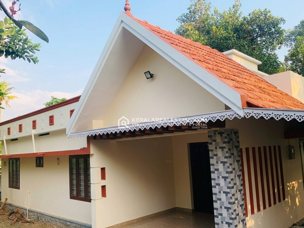 3 BHK House in 23 Cents Land for Sale in Madappally, Changanassery, Kottayam 